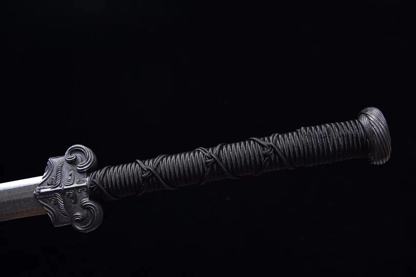 - 羊首漢劍 - 副廠長