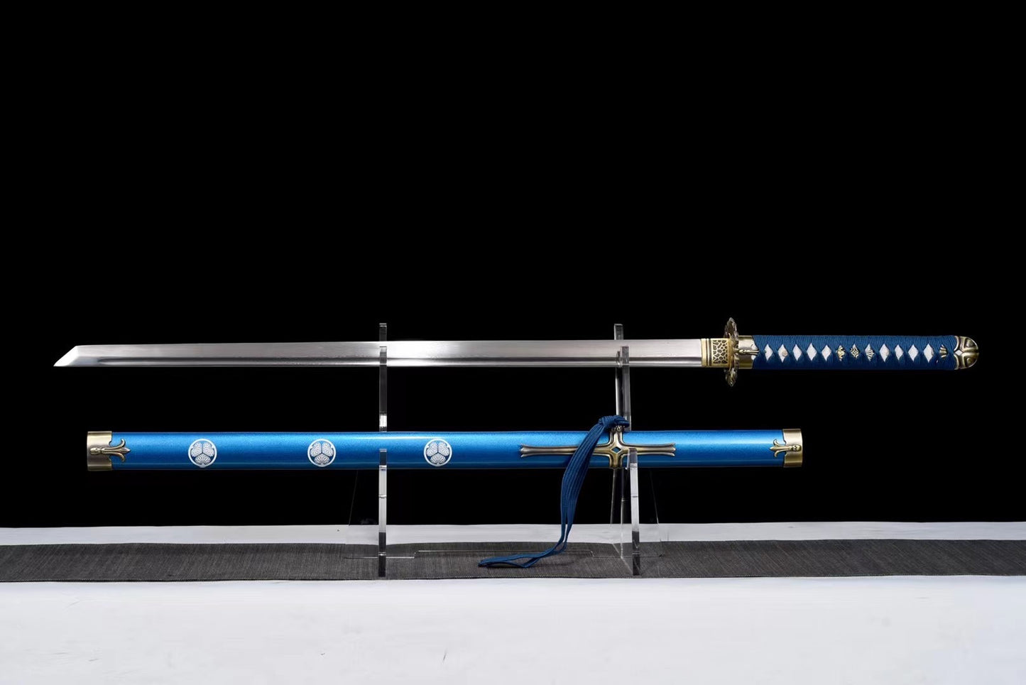 鈷藍橫刀